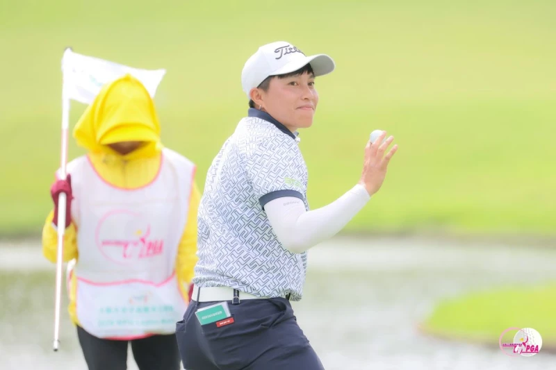 李欣第二回合抓五鳥無柏忌的67桿優異成績,以兩回合總桿131桿-13繼續保持單獨領先。Tlpga/葉勇宏攝