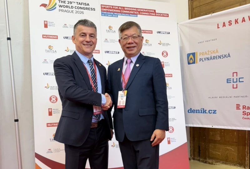 中華奧會蔡家福主席(右)與Tafisa Janez SodržNik主席合照。中華奧會提供