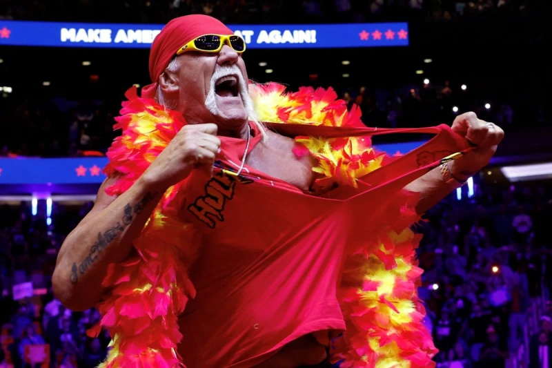 霍根(Hulk Hogan)便是WWE傳奇選手以撕衣為招牌動作。法新社