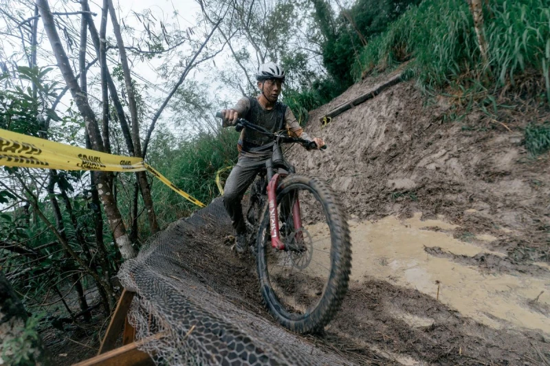 003 Gravel Fundo史上最強泥巴戰就在台南至井愛文山。圓創運動行銷提供