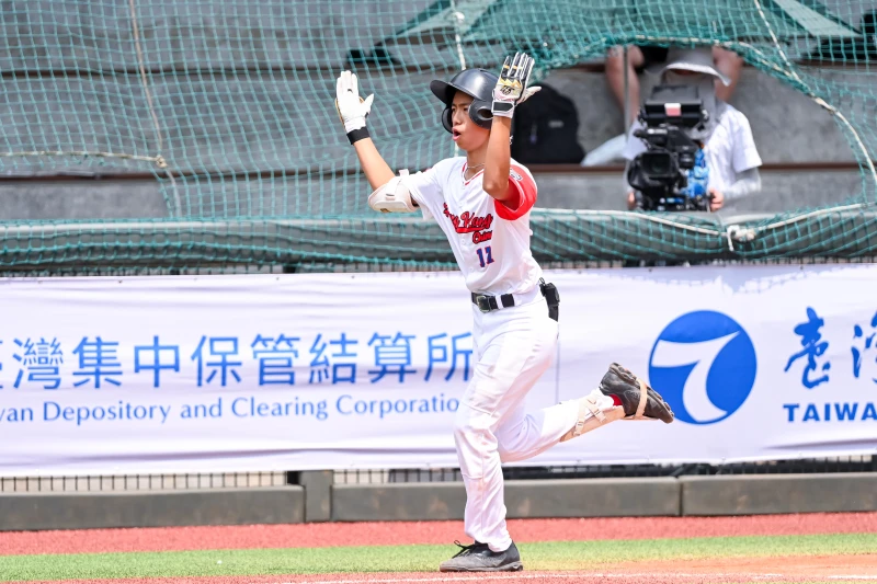 陳樂滔扛出2分砲。台灣世界少棒聯盟提供