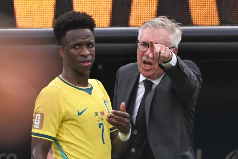 總教練安切洛蒂(Carlo Ancelotti,右)誓言巴西必將反彈。法新社