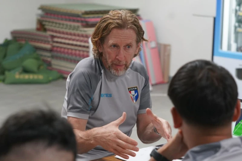 中華女足的比利時籍總教練總教練Patrick De Wilde。中華足協提供