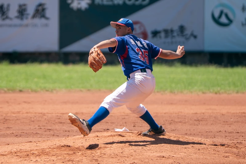 張凱崴投打二刀流，敲2長打3打點。台灣世界少棒聯盟提供