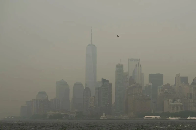 紐約當地有很嚴重的加拿大野火產生的濃煙。法新社
