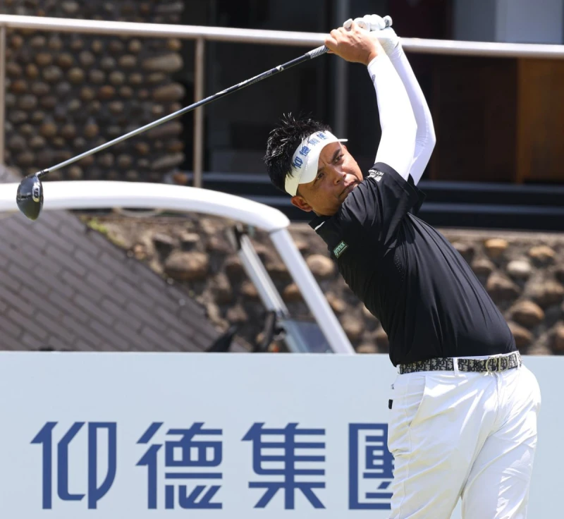 上週拿下國賓Adt冠軍的台灣選手洪健堯第一回合以66桿-6暫並列第一。Tpga/林聖凱攝