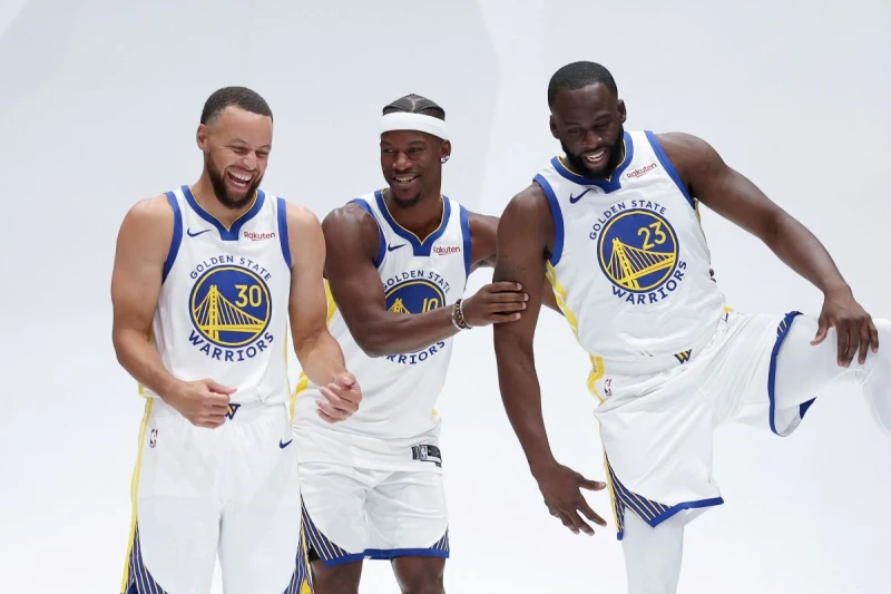 勇士準重新簽回防守悍將「嘴綠」格林(Draymond Green,右)。法新社