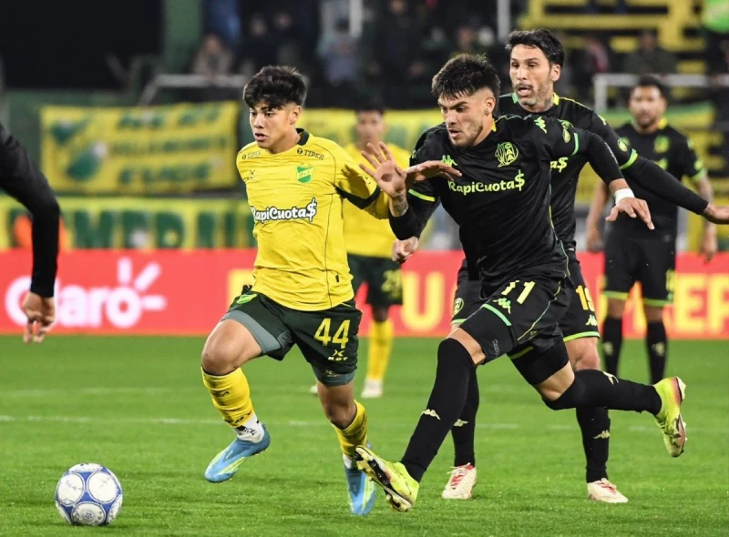 主隊國防與司法(左)。他們跟利斯特雷交手5次,拿下2勝3平,至今還沒輸過。摘自國防與司法官方推特