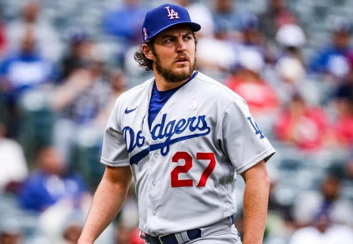 前賽揚獎投手鮑爾（Trevor Bauer）自從捲入性暴力及家暴指控後，至今仍無法回到大聯盟。法新社