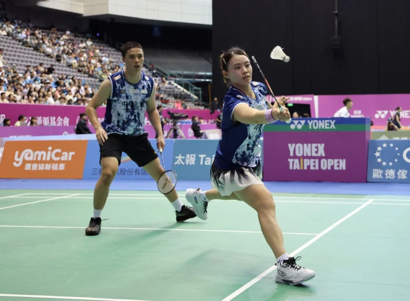 吳冠勳/李佳馨打進台北賽混雙四強。羽協提供