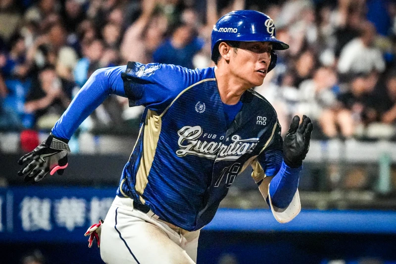 董子恩敲出勝利打點。富邦悍將提供
