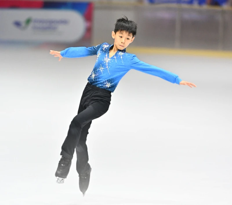 低齡男子組銀牌鄭祐霆。滑冰協會提供