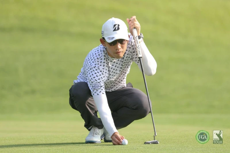 日本選手織田信亮以兩回合總桿130桿-14獨居領先。Tpga/林聖凱攝