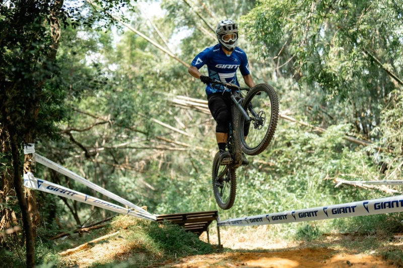 ENDURO 高速下坡帶來驚險刺激的視覺震撼。官方提供