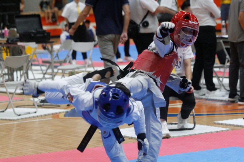 從皮小孩變成全小錦連勝五場封王的陳峋佑(後)。大會提供