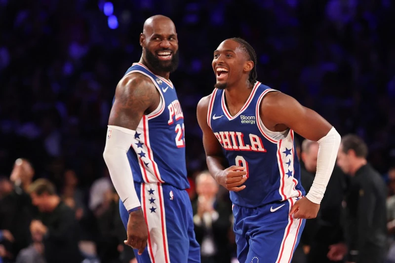 詹姆斯(LeBron James,左)依舊是收視率的保證。法新社