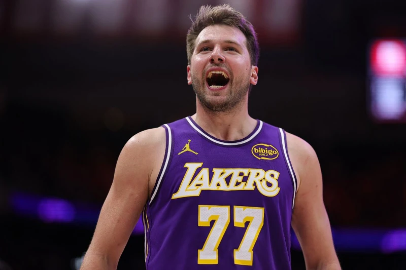 湖人球星唐西奇(Luka Doncic)僅用95場比賽拿到湖人生涯3000分。法新社