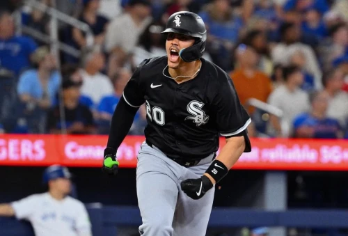 MLB》向村上宗隆借手套去守一壘　白襪隊友敲滿貫砲：現在是我的了