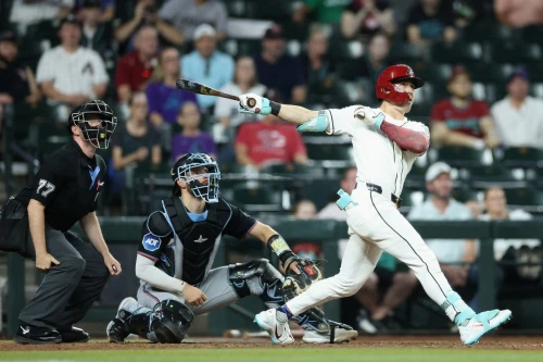 MLB》接到卡洛爾再見轟球　球迷私訊報價：1500鎂賣嗎？